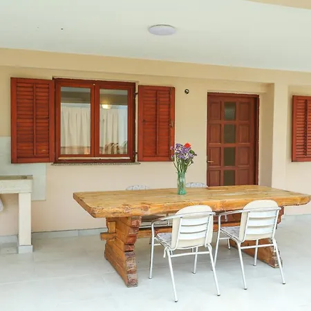 Apartmán Toni Vrsi