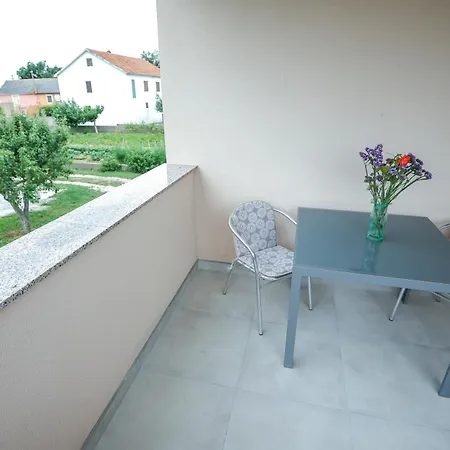 Apartmán Toni Vrsi