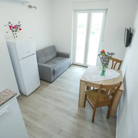 Toni Apartmán Vrsi